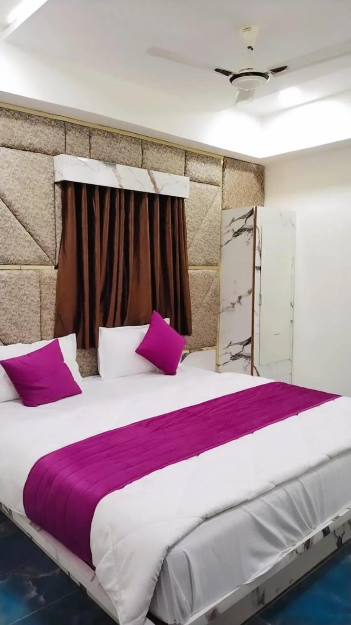 אחמדאבאד Hotel Karnavati מראה חיצוני תמונה